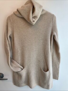 Saks Fifth Avenue 100% Cashmere Turtleneck Sweater with pockets in Beige Medium